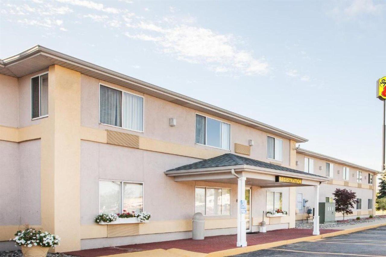 Hotel Super 8 By Wyndham Ionia Mi Exterior foto