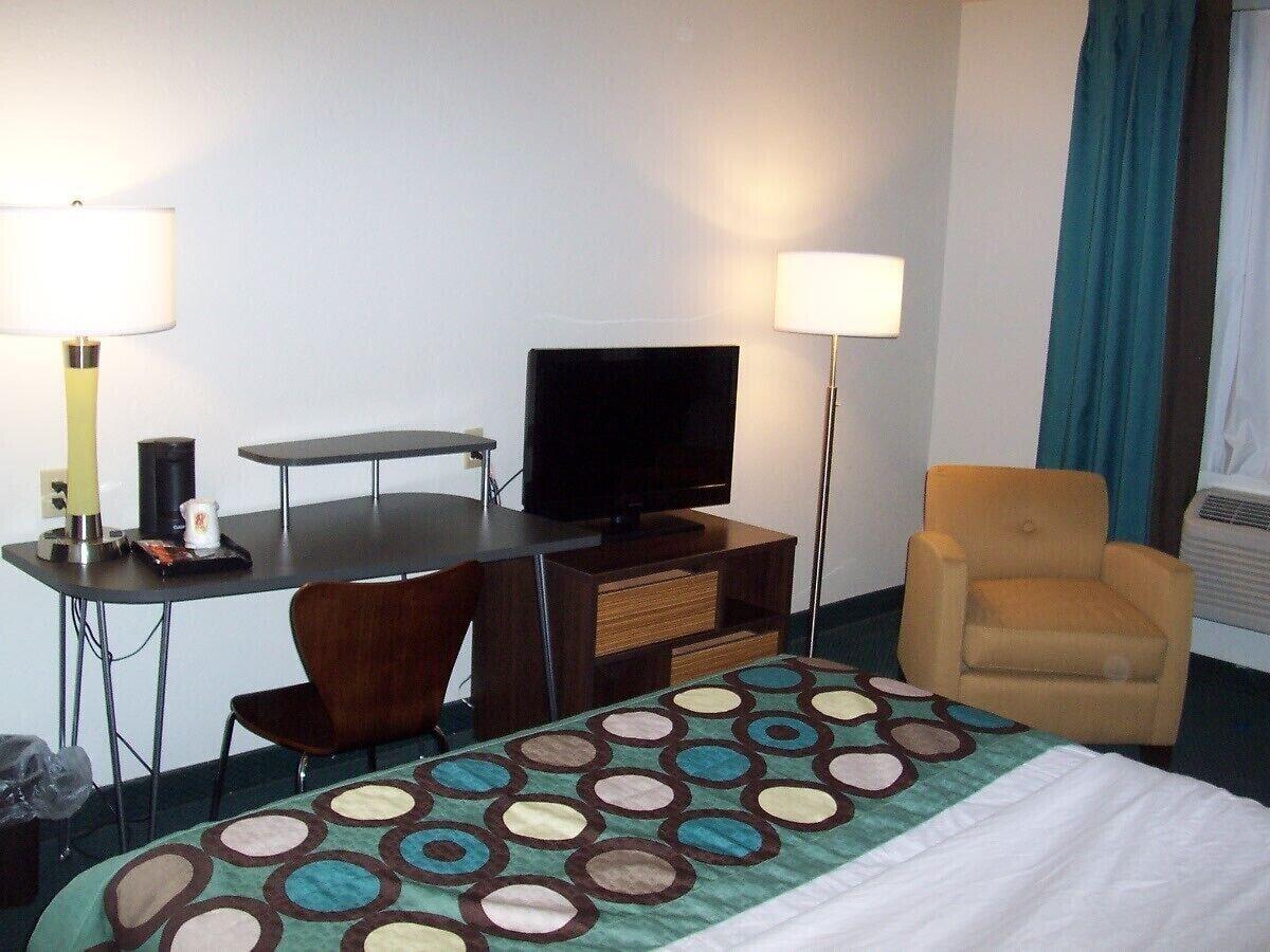 Hotel Super 8 By Wyndham Ionia Mi Exterior foto