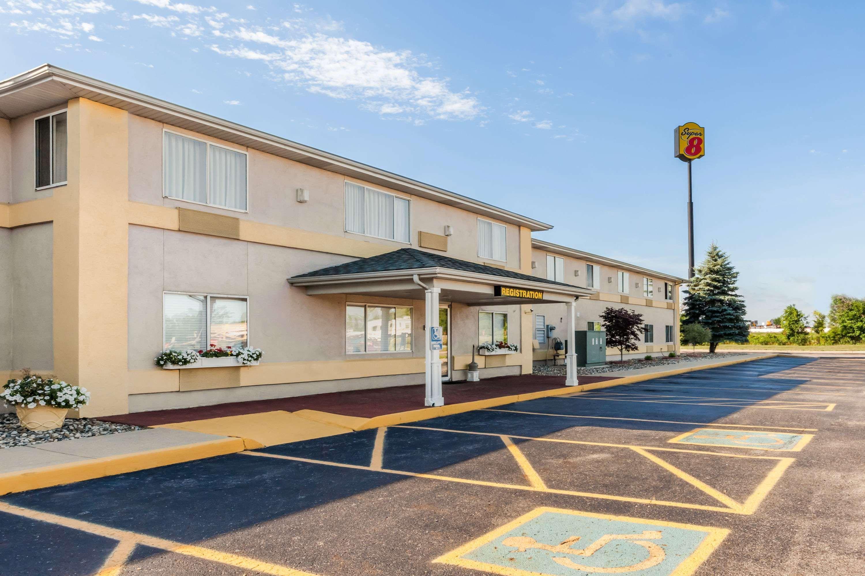 Hotel Super 8 By Wyndham Ionia Mi Exterior foto